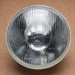 Halogen Headlamp Curved Glass – LHD (LL18 Bulb Not Included)