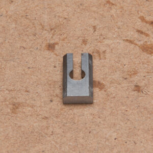 Handbrake yoke reinforcing plate