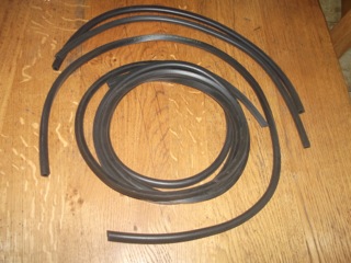 Van – Rear Door Seal, 4 pieces (not as original)